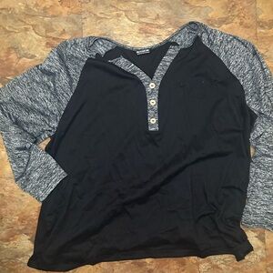BloomChic Plus 2X Comfy Black and Grey Casual Baseball Tee Loungewear